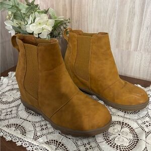 Athlefit Elegant Faux Leather Tan Ankle Booties